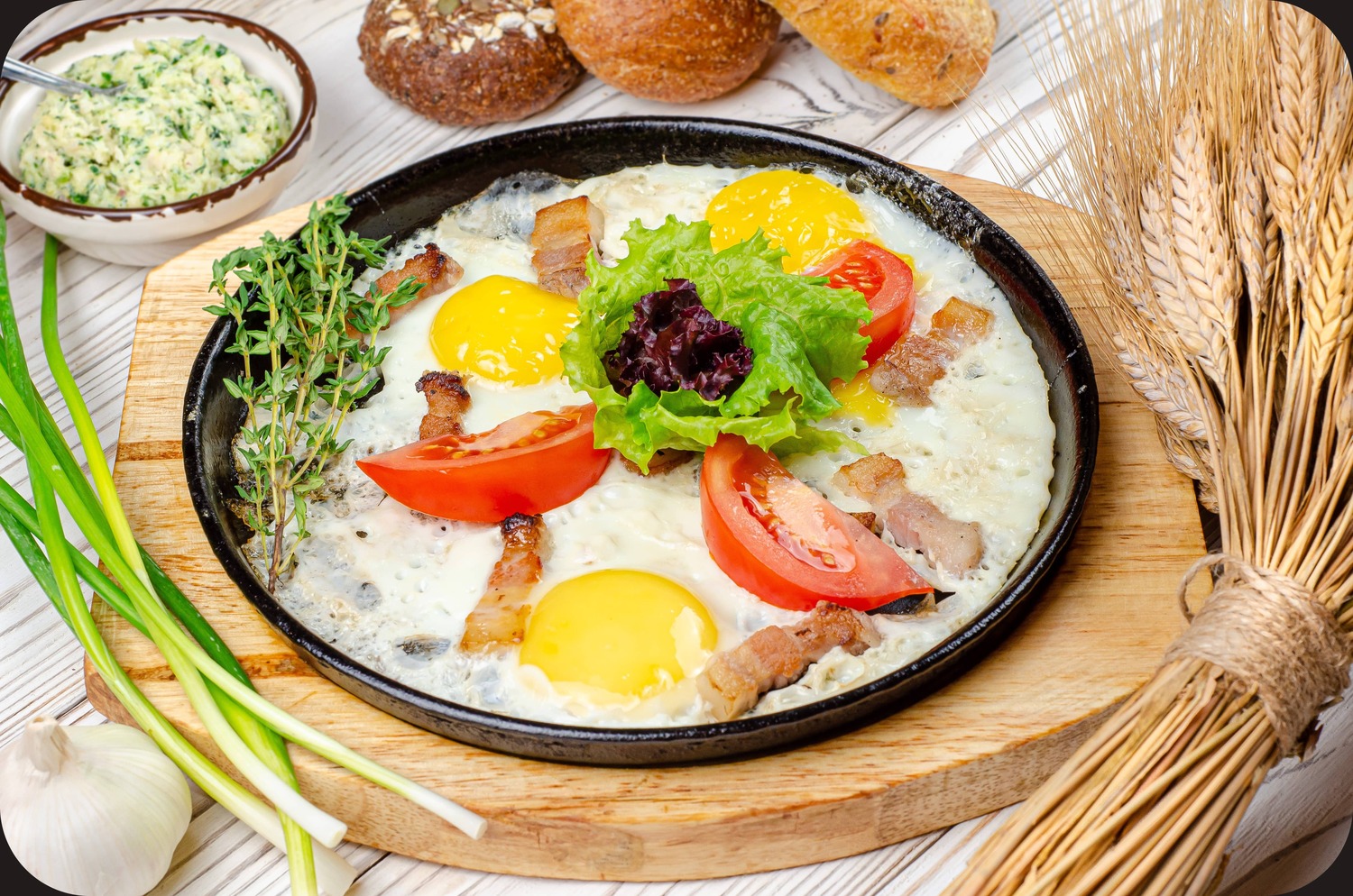 Яичница с салом Яичница с салом