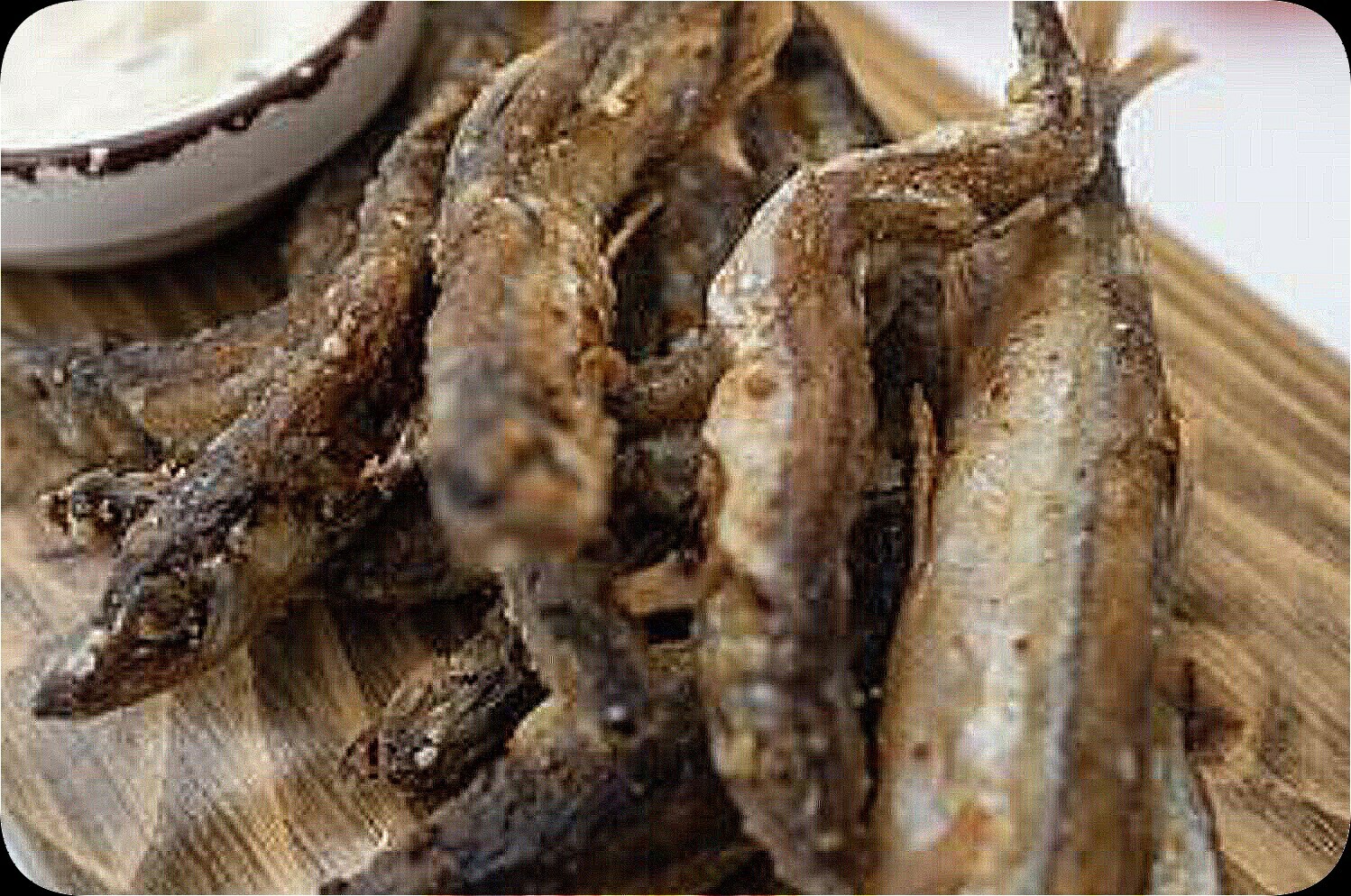 Хрустящая мойва к пенному с соусом Хрустящая мойва к пенному с соусом