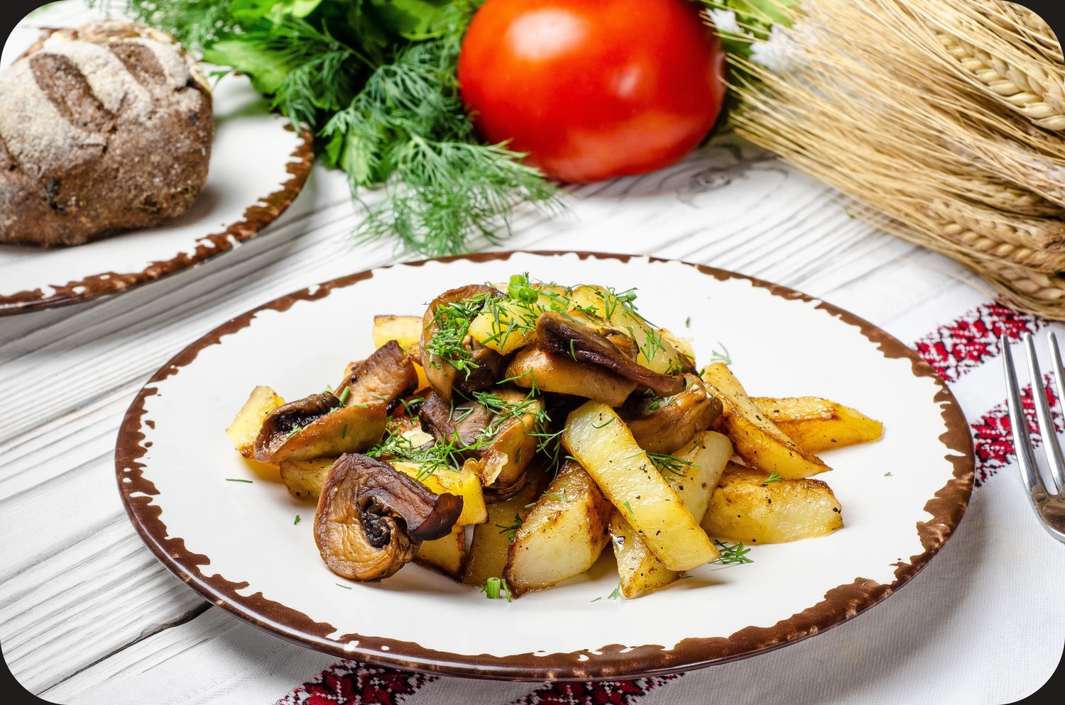 Картофель, жаренный с грибами Картофель, жаренный с грибами