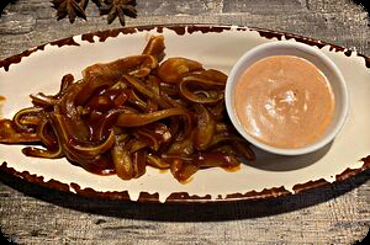 Ушки свиные с острым соусом Ушки свиные с острым соусом